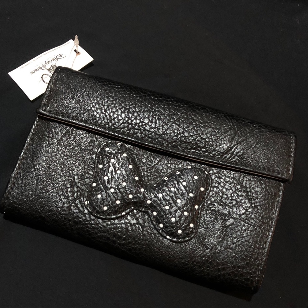Minnie Mouse Bow Wallet!